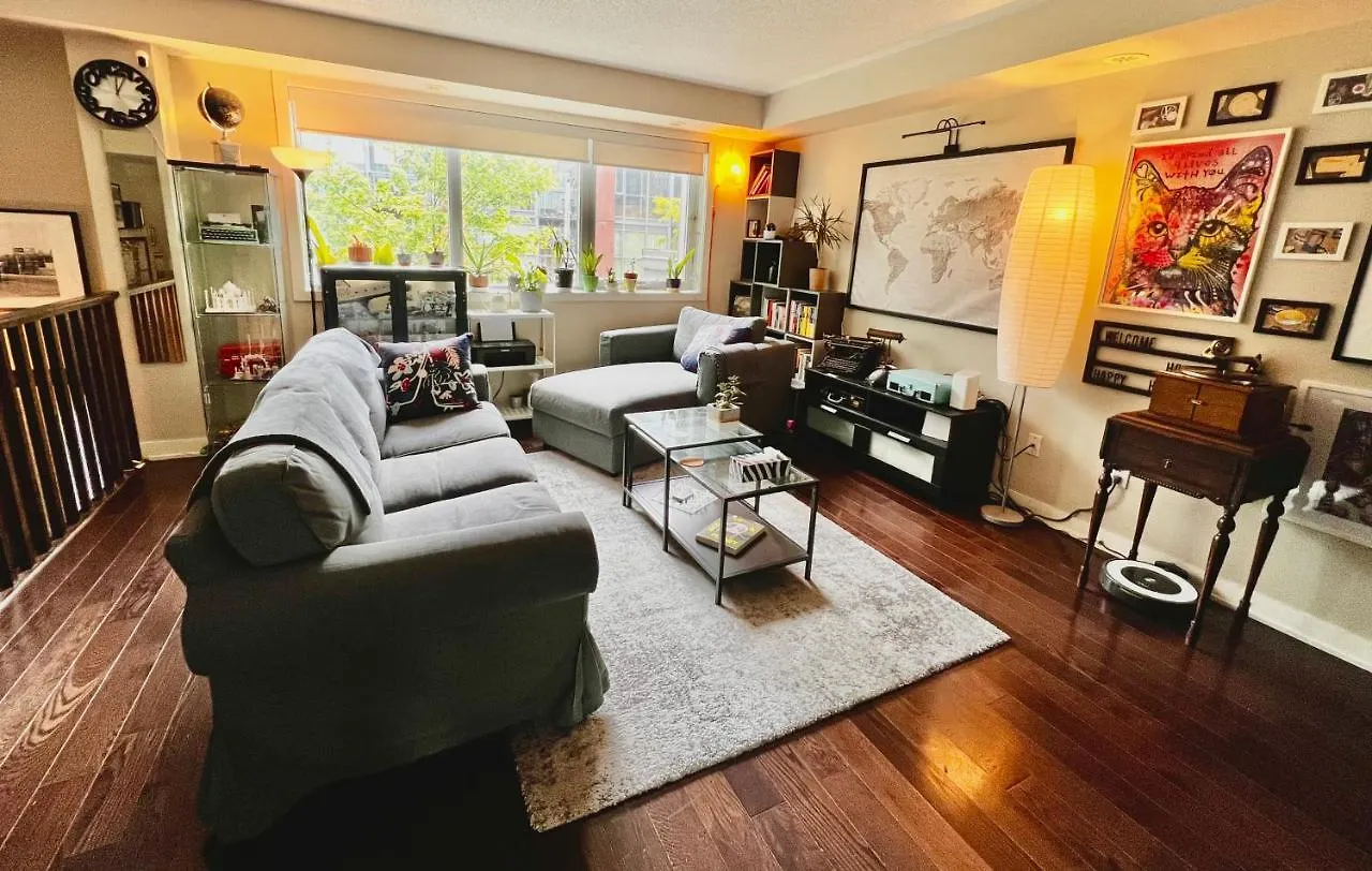Home In Downtown Toronto Guest house