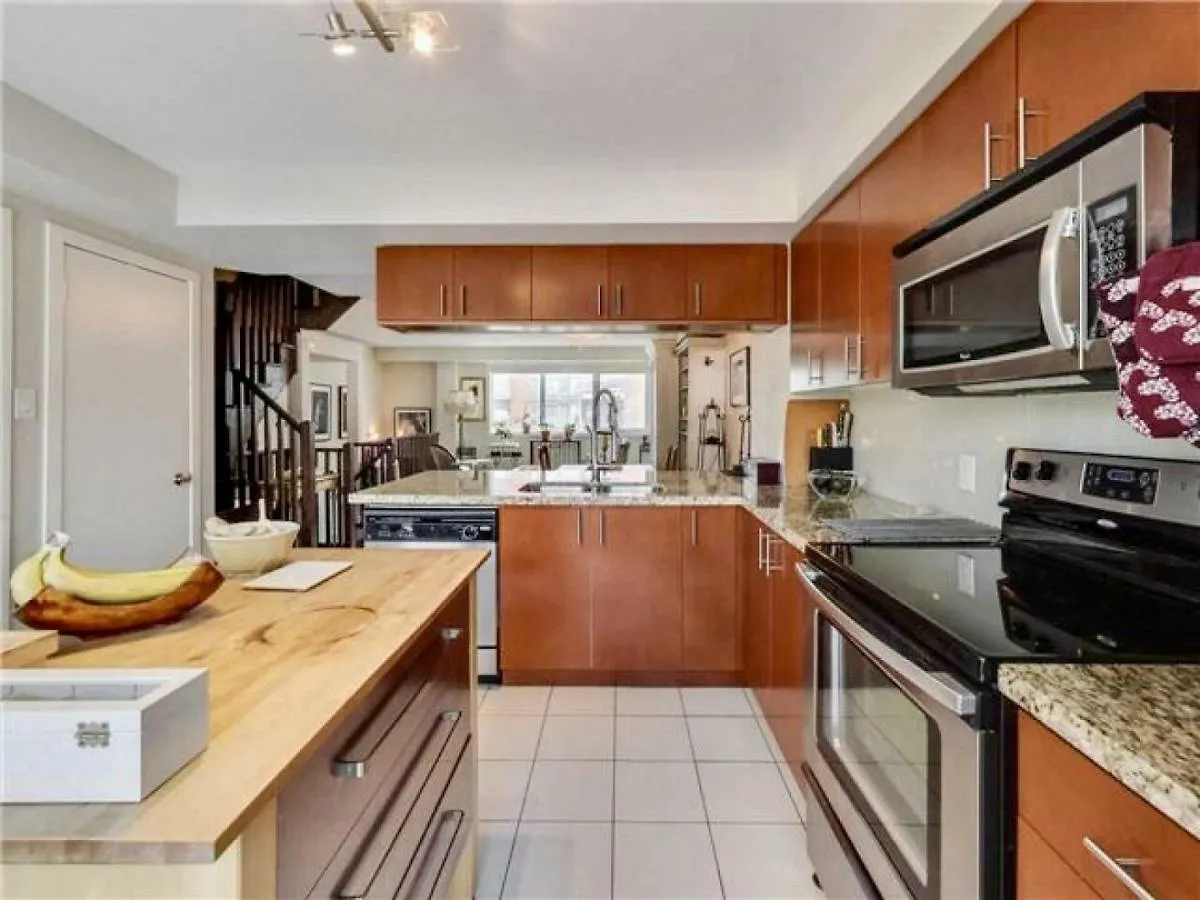 Home In Downtown Toronto Guest house