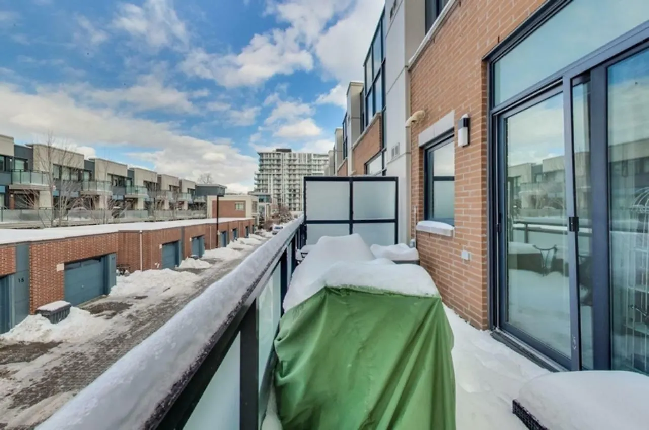 Guest house Home In Downtown Toronto
