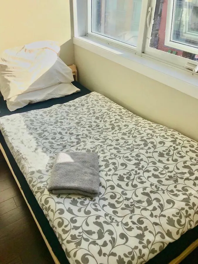 Home In Downtown Toronto Guest house